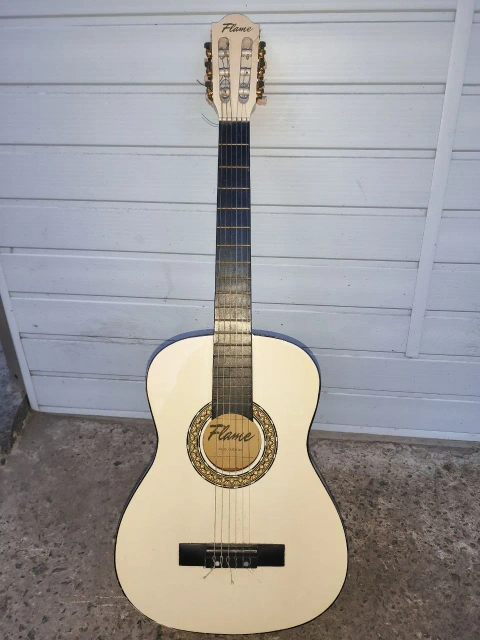 Классическая гитара "Flame CG821 3/4" белая