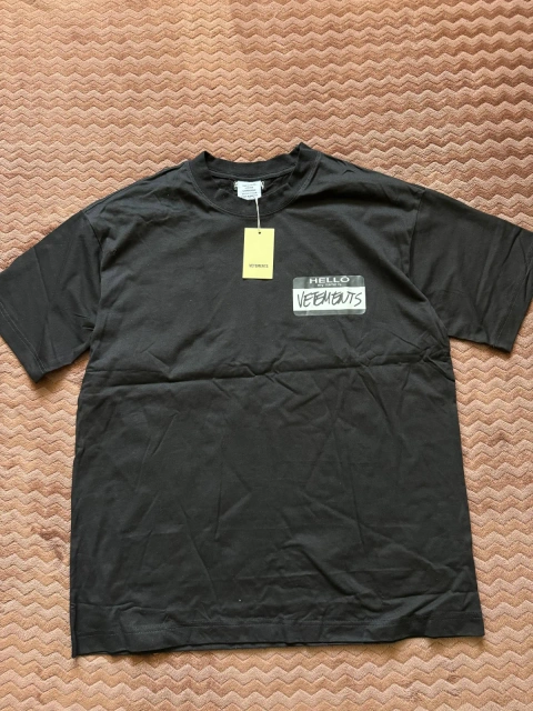 Футболка Vetements