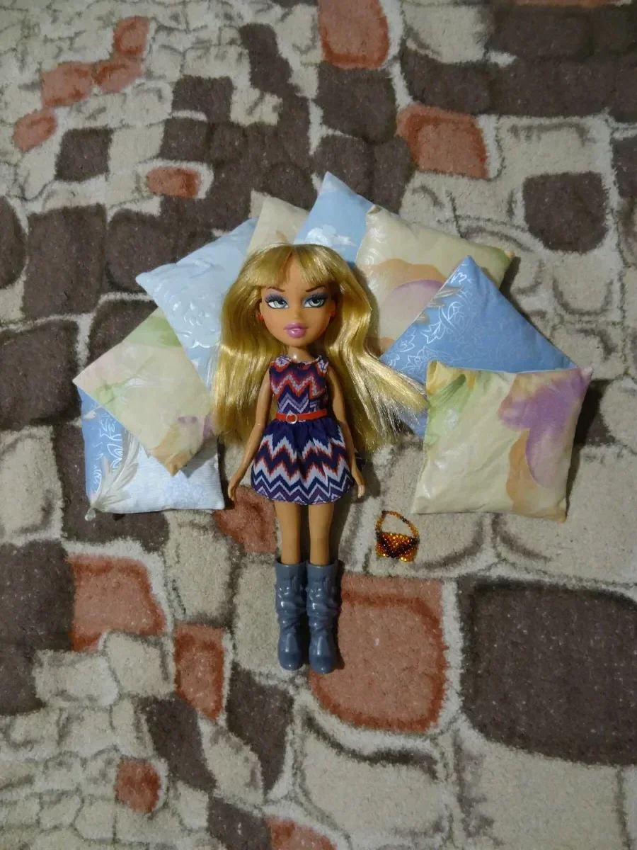 Коллекционная кукла Братц Хлоя (Bratz Cloe Strut It, MGA 2012).