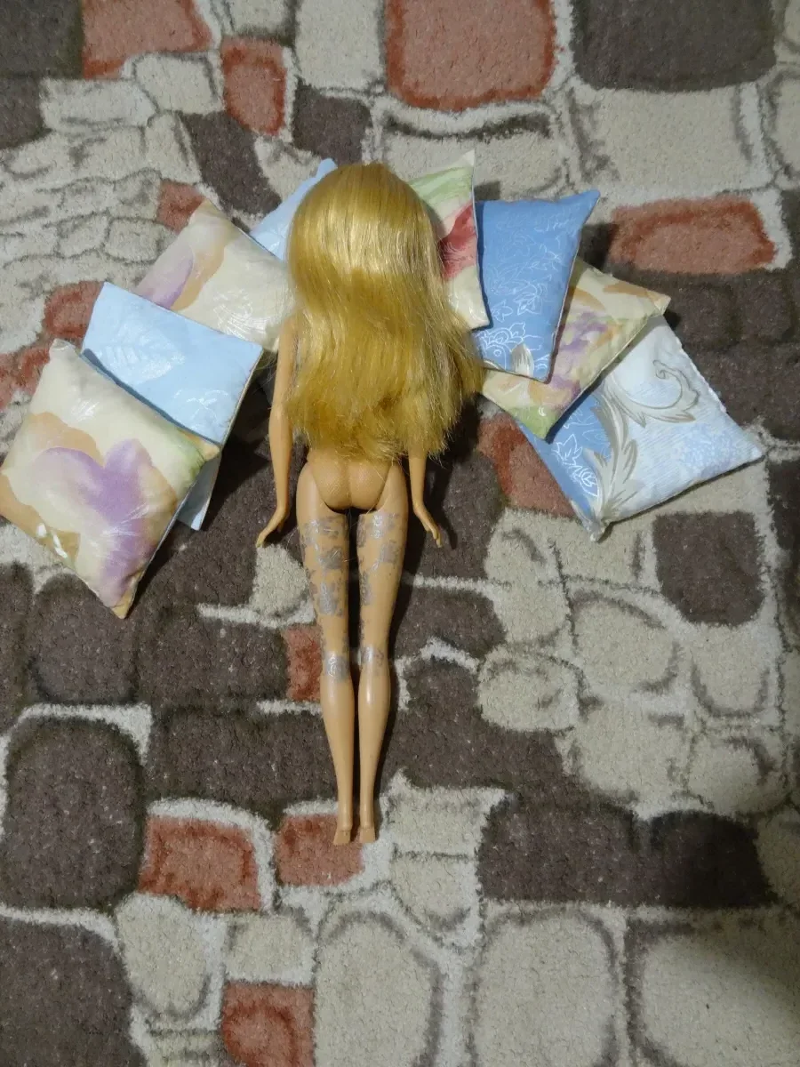 Кукла Барби русалка Мерлия Mattel 1999 на щелчках в костюме русалки — фото 5