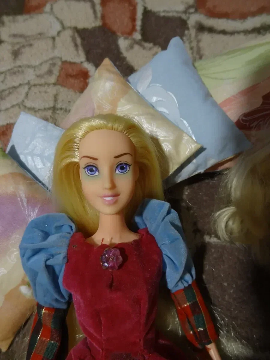 Лот кукол: Рапунцель Disney Store и Барби Mattel в оригинальной одежде — фото 2