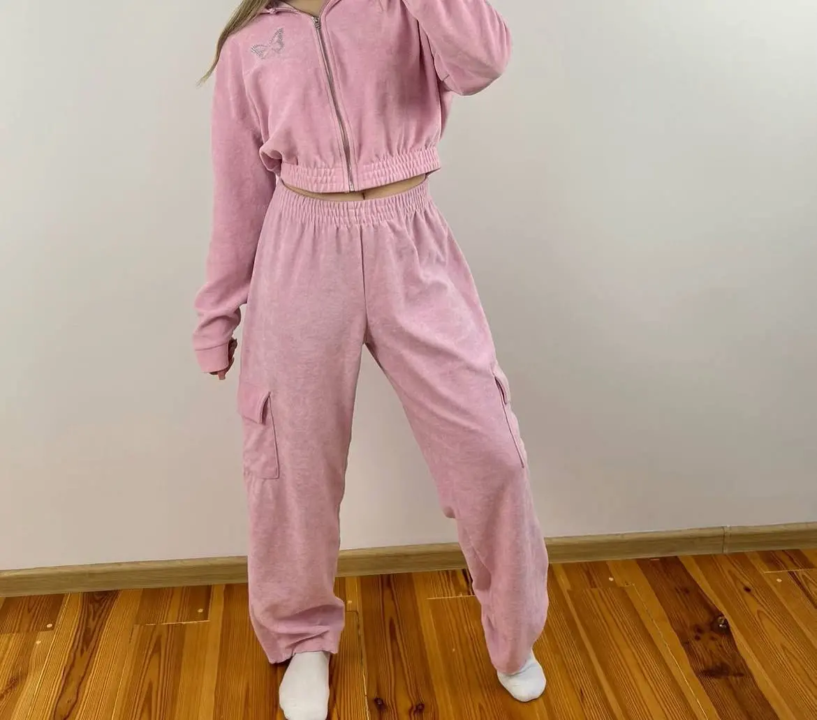 Розовый женский костюм (кофта + штаны)