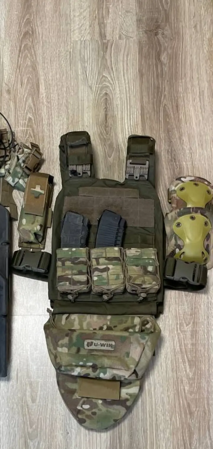 Плитоноска з плитами