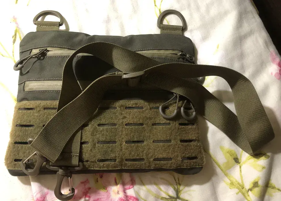 Тактична сумка олива з підписами