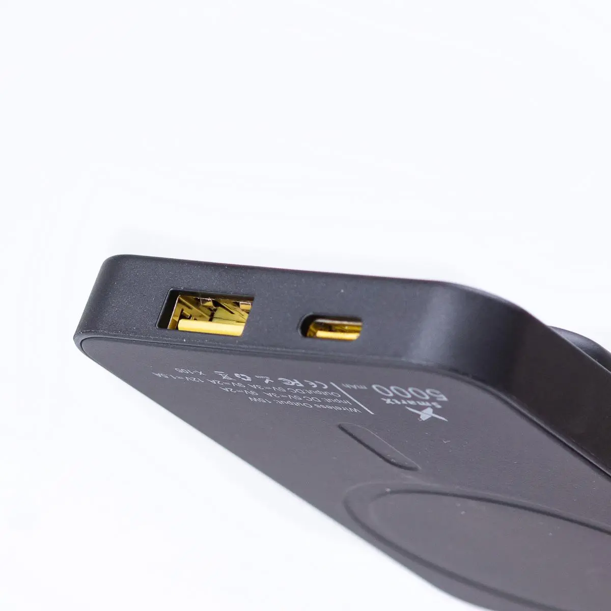 Повербанк 5000 mah з бездротовою зарядкою usb-c/usb-a, чорний