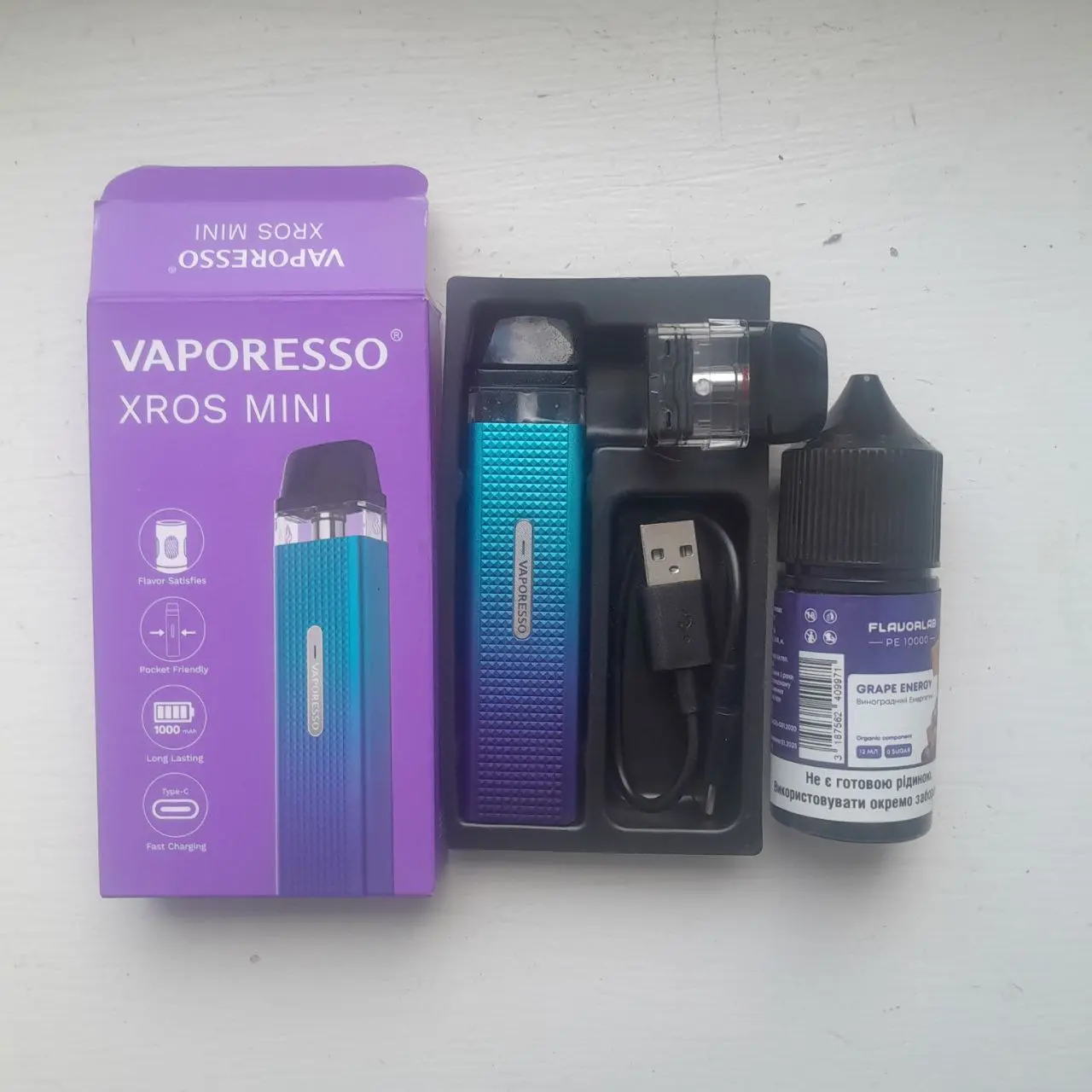 Под Vaporesso Xros Mini в оригінальній комплектації та жижка