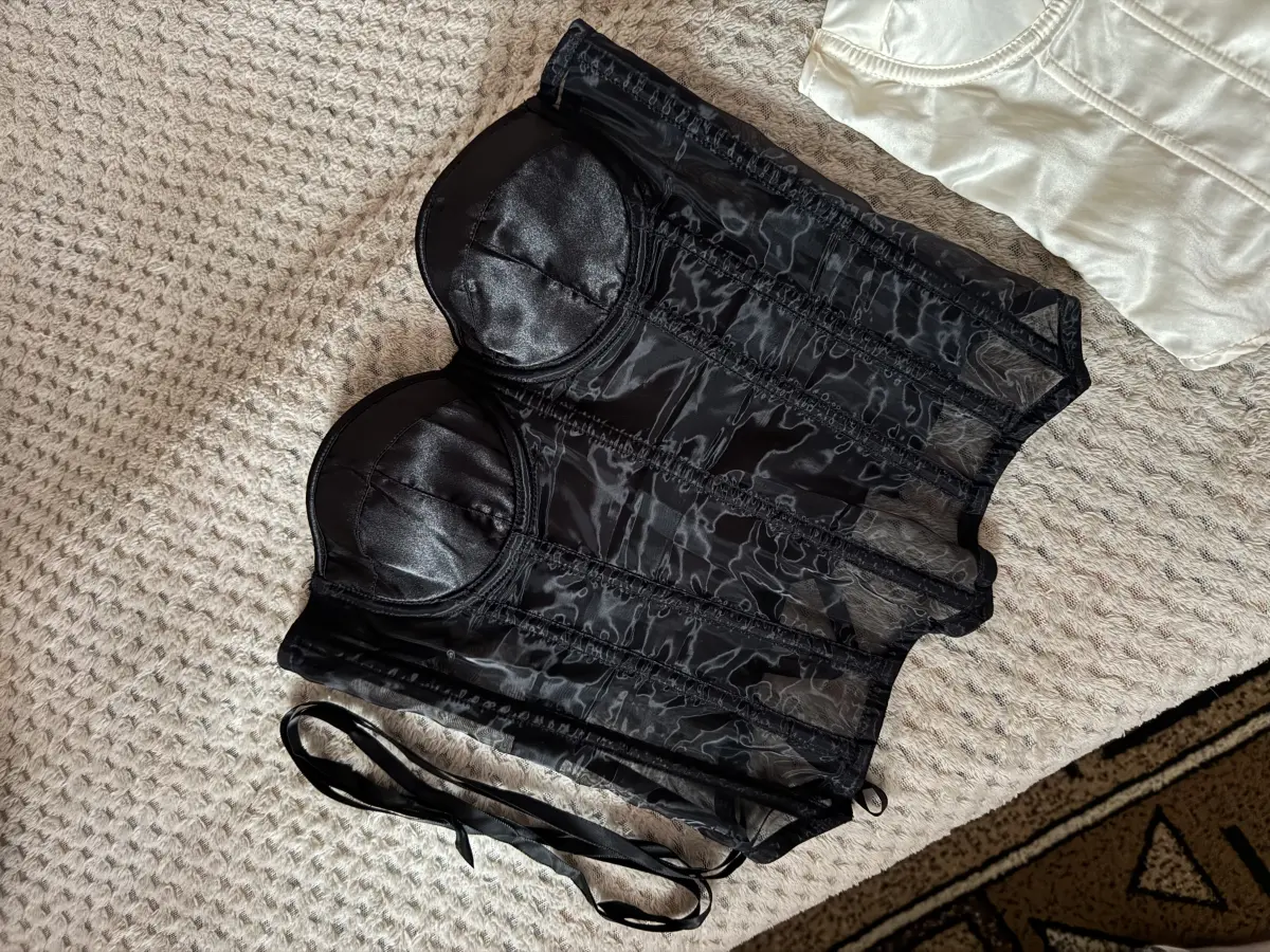 Корсет жіночий