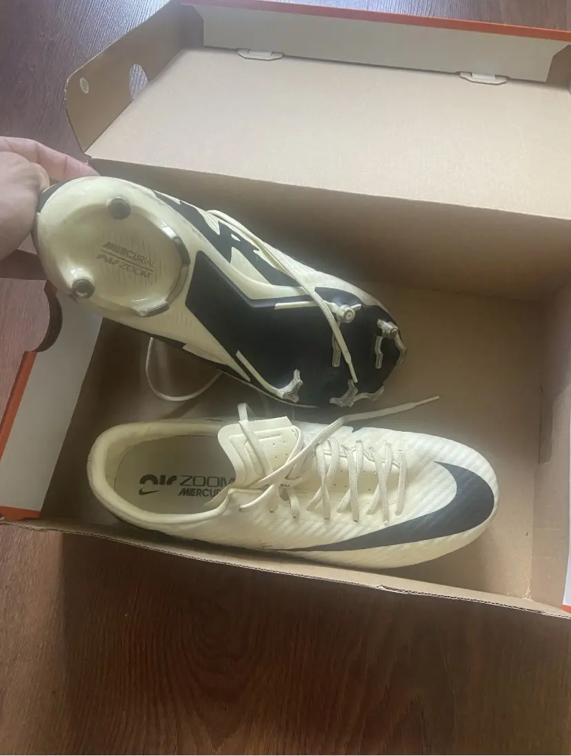 Футбольні бутси Nike Air Zoom | 43 EUR | 9.5 US | 27.5 см | — фото 5