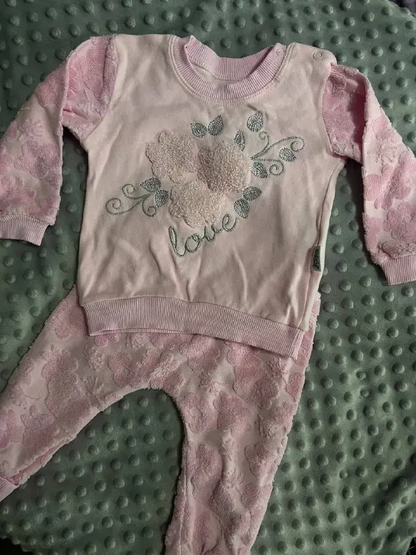 Дитячий рожевий костюм для дівчинки 6-9 місяців