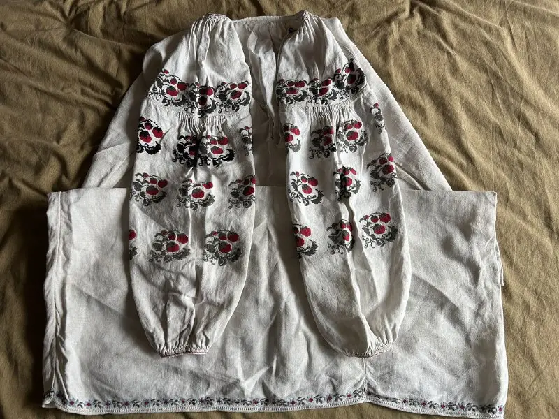 Вінтажна жіноча вишиванка ручної роботи Полтавщина XX століття, льон