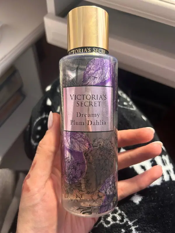 Victoria’s Secret Mist, Chanel Mademoiselle, got2b Gel, Cristian Eyeshadow