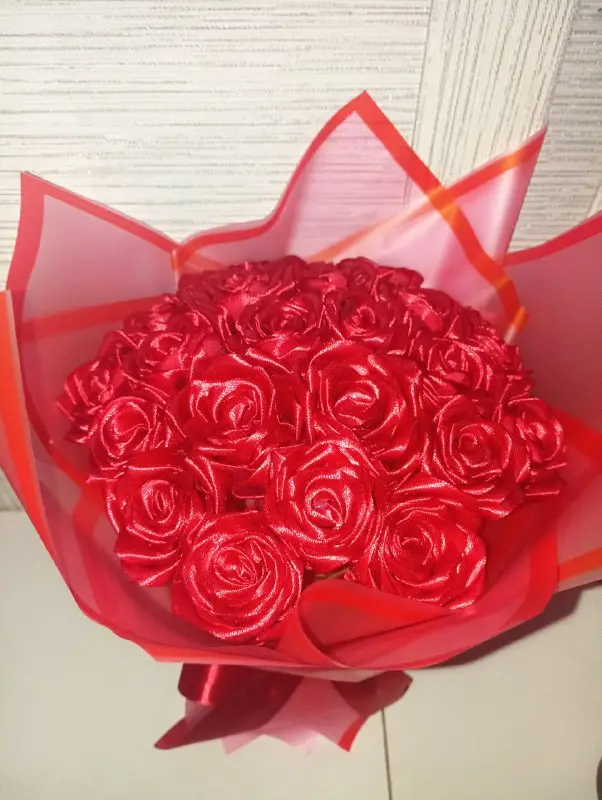 Букет з атласної стрічки Handmade ручної роботи Червоний