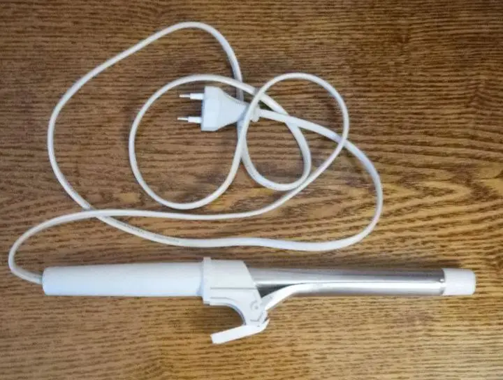 Плойка для волос классическая белая (щипцы для завивки)