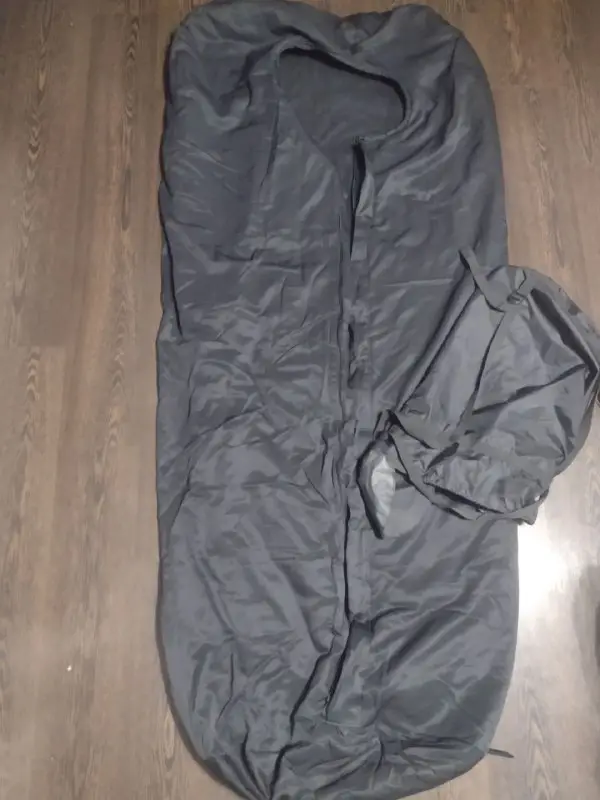 Бінокль Zeiss Terra ED 10x42, Протигаз OM-90 NATO та Військове Спорядження