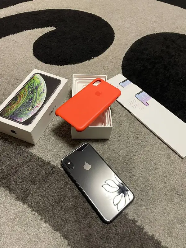 iPhone Xs 64GB Space Gray