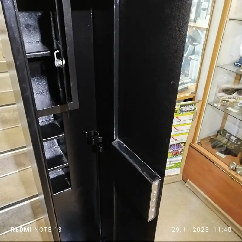 Сейф збройовий на 2 рушниці 1400х290х250 мм, метал 2.2 мм — фото 2
