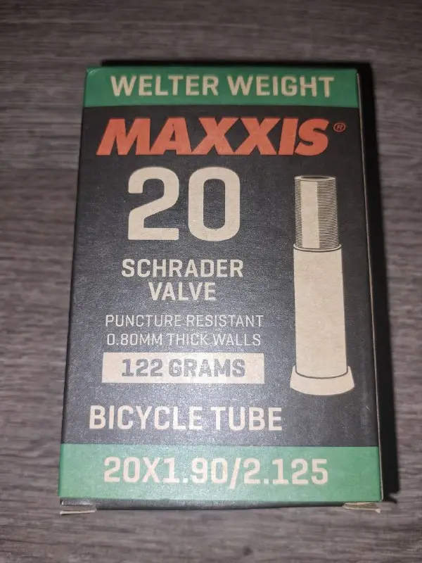 Камера велосипедная Maxxis Welter Weight 20x1.90-2.125 AV 35мм