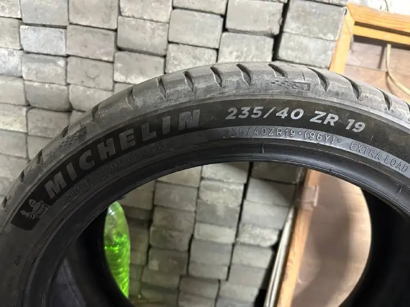 Michelin Pilot Sport 5 235/40 R19 2021 год — фото 2