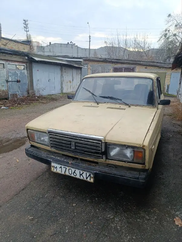 ВАЗ 2107 1989 1.5L