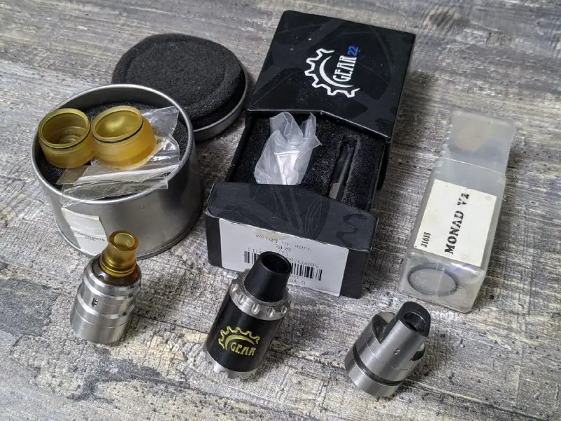 Атомайзеры Le Zephyr Clone, Gear 22 RDA и Monad V2 Clone