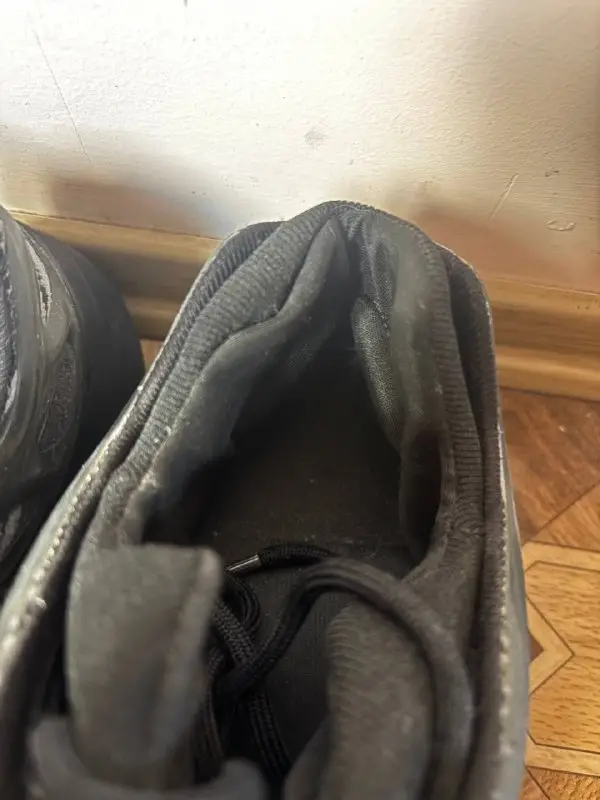 Кросівки Adidas Yeezy 700 V3 Black 43 розмір — фото 3