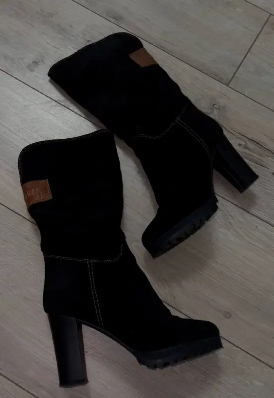 Aqua Чорні замшеві зимові чоботи, розмір 36