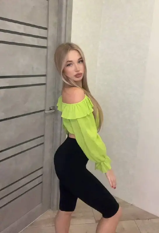 Топ PrettyLittleThing салатовий та чорні велосипедки S/M — фото 4