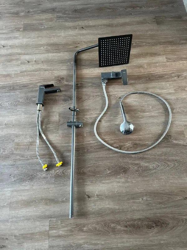 Душова система Ledeme зі змішувачем для умивальника, чорна