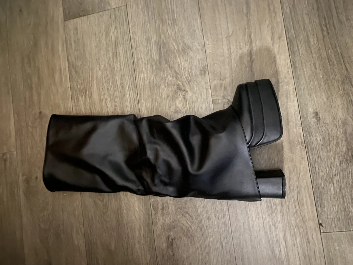 Жіночі ботфорди Fashion на платформі та товстому підборі