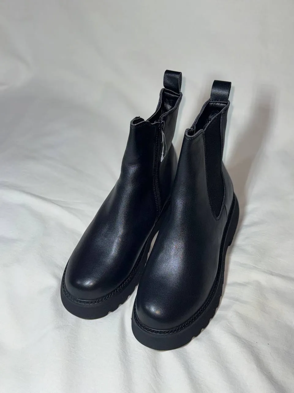 Жіночі зимові черевики Fashion еко-шкіра на тракторній підошві