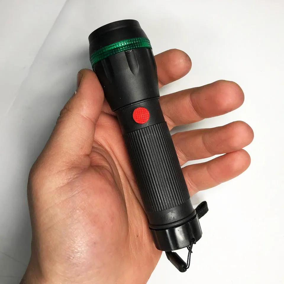 Кишеньковий LED ліхтарик Police з лінзою та Zoom на батарейках 3хААА — фото 2