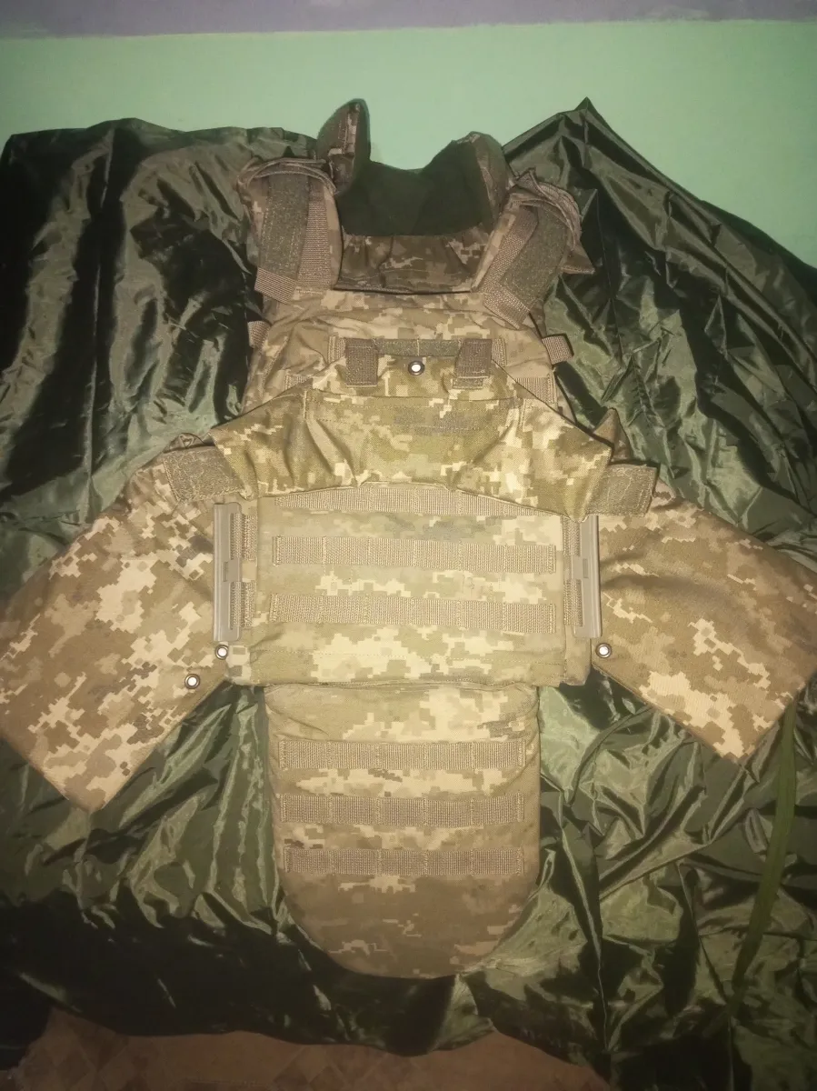 Тактична плитоноска з балістичним захистом