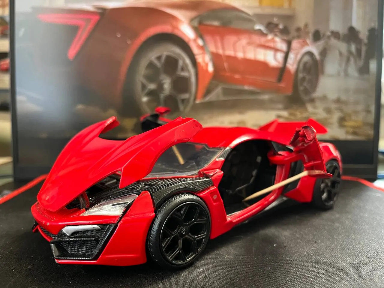 Модель машинки Jada Lykan Hypersport — фото 6