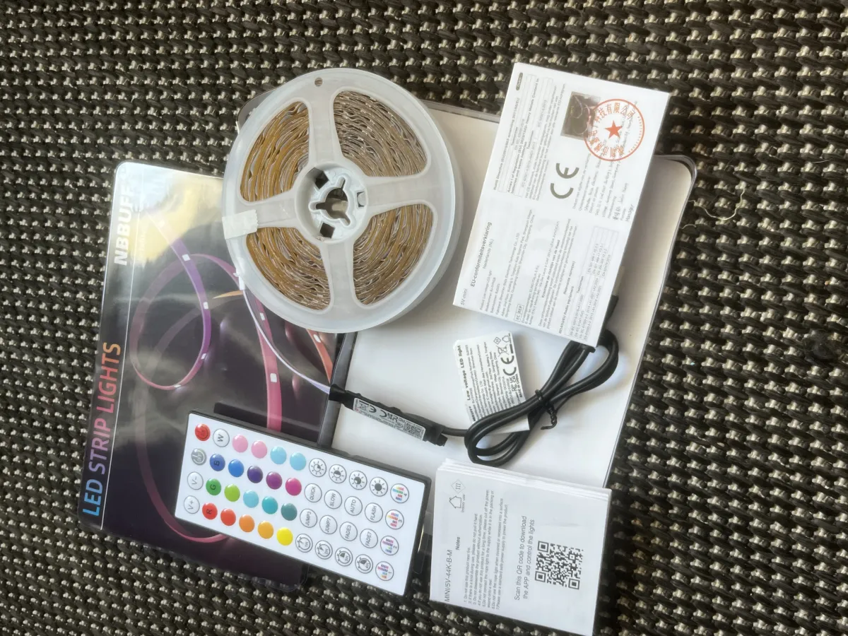 LED стрічка 15м RGB з керуванням з телефону + пульт (нова)