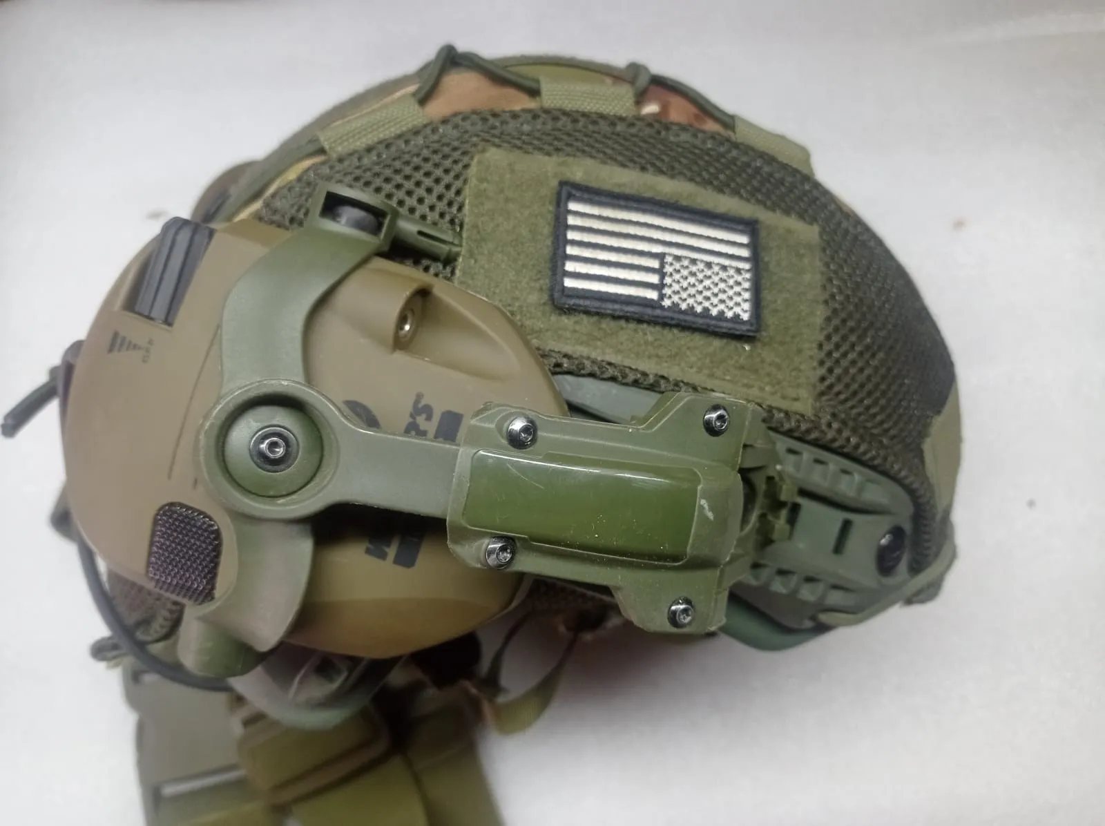 Шлем: FAST High Cut, класс защиты NIJ IIIA с наушниками