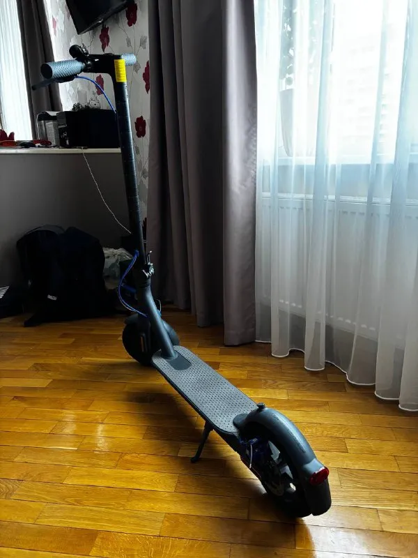 Xiaomi Mi Electric Scooter 3 Black 300W — фото 2