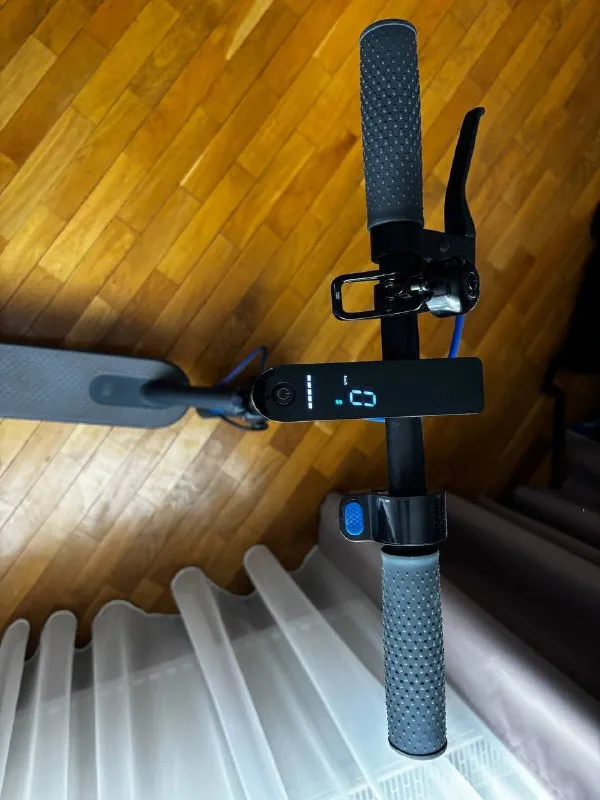 Xiaomi Mi Electric Scooter 3 Black 300W — фото 3