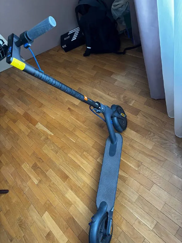 Xiaomi Mi Electric Scooter 3 Black 300W — фото 4