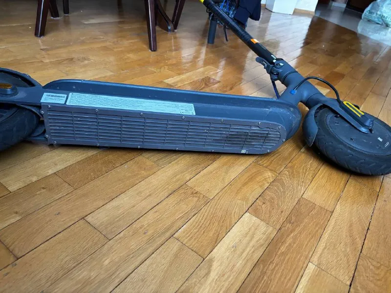 Xiaomi Mi Electric Scooter 3 Black 300W — фото 5