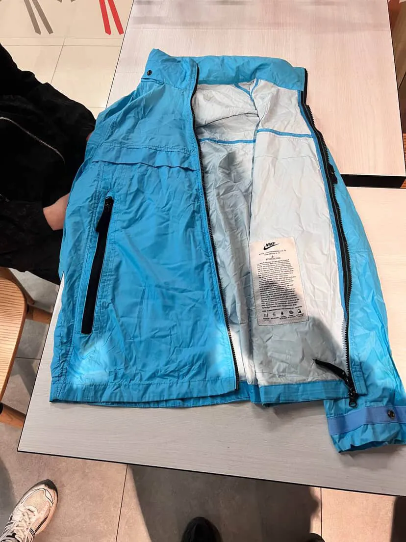 В продажі вітровка колаборація Stone Island x Nike Hyperlight Membrana Windrunner — фото 2