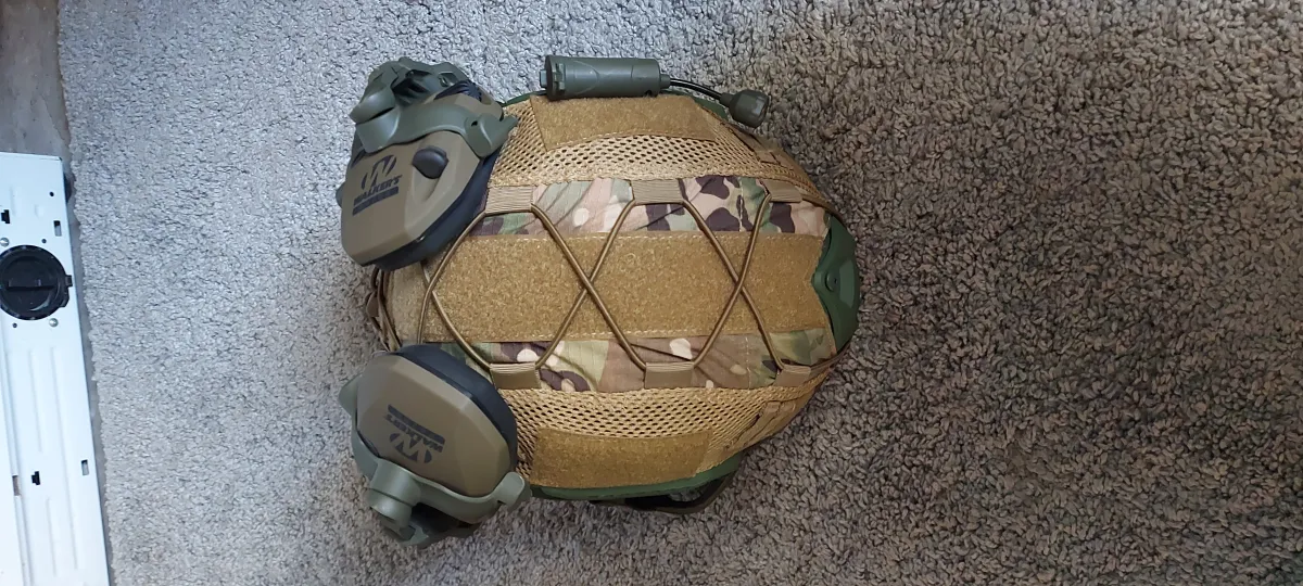 Продам плитоноску plate carrier vest 6 клас І шолом тактичний fast helmet nij iiia + навушники walkers razor slim з чебурашкою + ліхтарик + кавер — фото 3