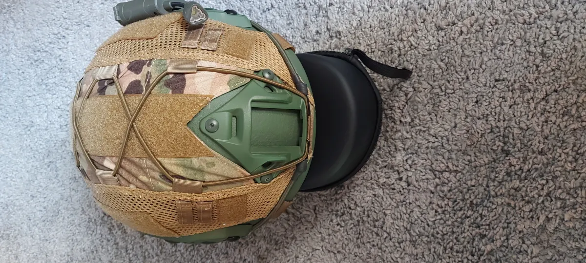 Продам плитоноску plate carrier vest 6 клас І шолом тактичний fast helmet nij iiia + навушники walkers razor slim з чебурашкою + ліхтарик + кавер — фото 4