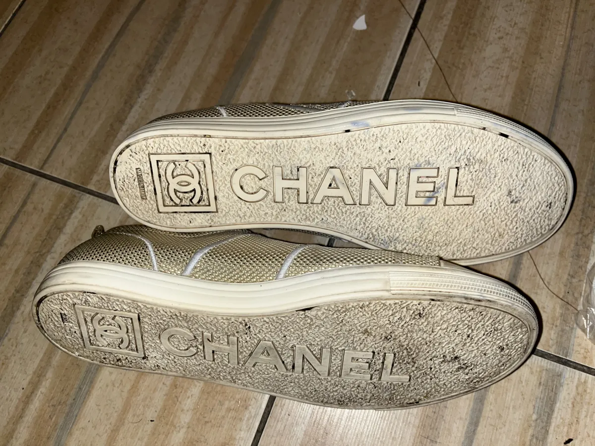 Оригінальні Винтажні золоті кросовки Chanel с логотипом CC, — фото 5