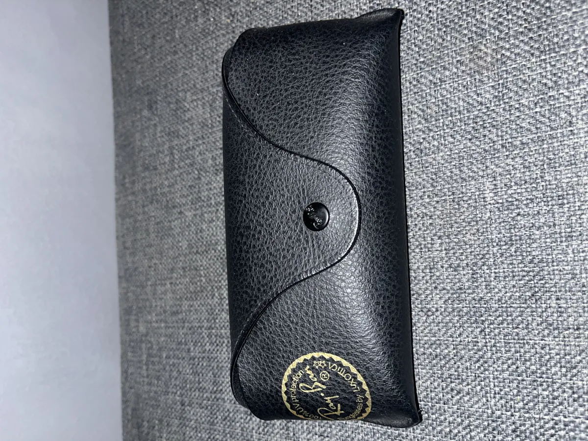 Солнцезащитные очки Ray-Ban RB4147 Boyfriend в цвете 6325/1U. — фото 4