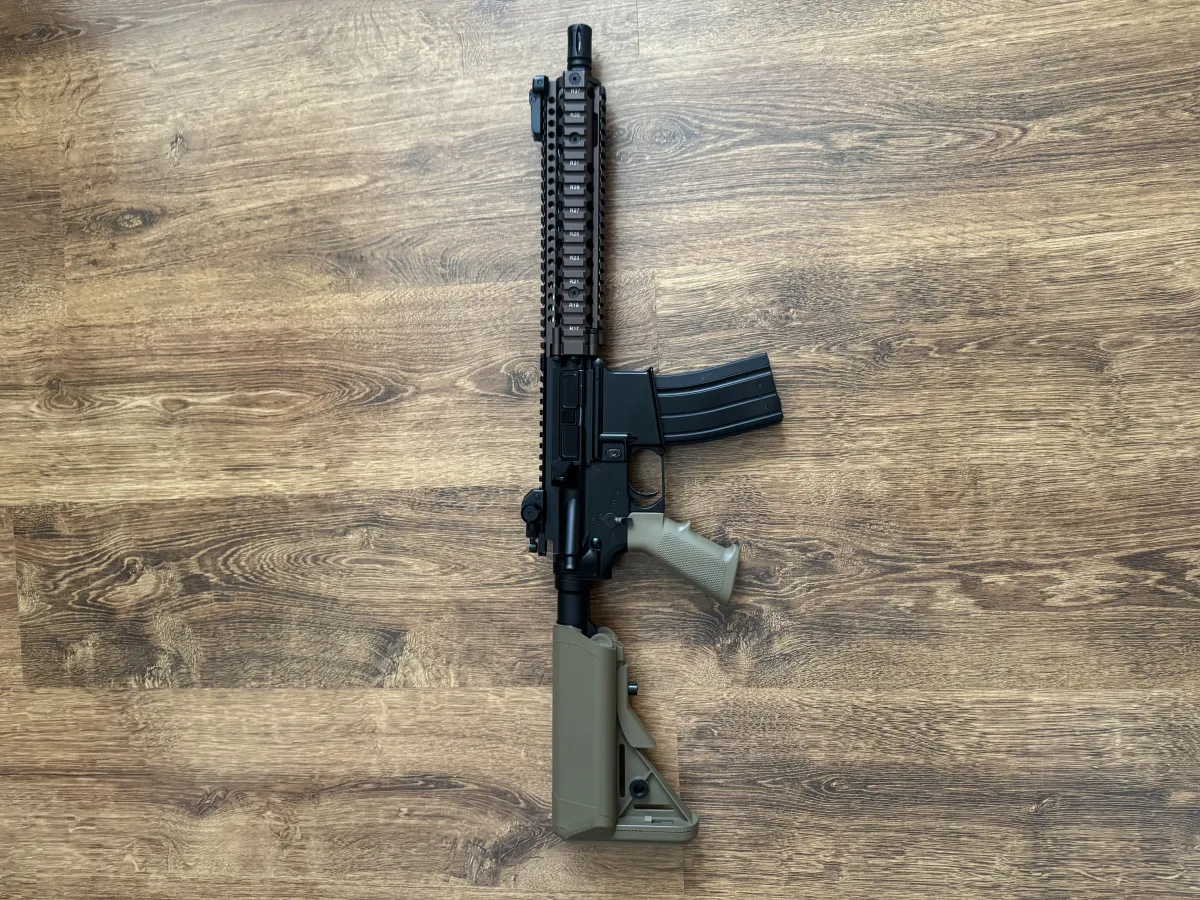 Штурмовая винтовка Daniel Defense MK18 Gas Rifle - Tan [EMG] [Golden Eagle] (для страйкбола) — фото 3
