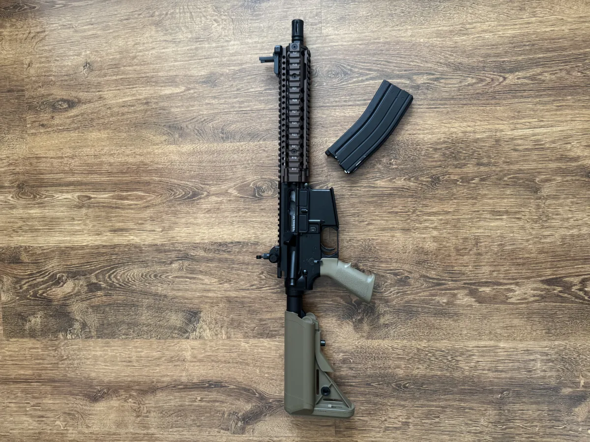 Штурмовая винтовка Daniel Defense MK18 Gas Rifle - Tan [EMG] [Golden Eagle] (для страйкбола) — фото 5