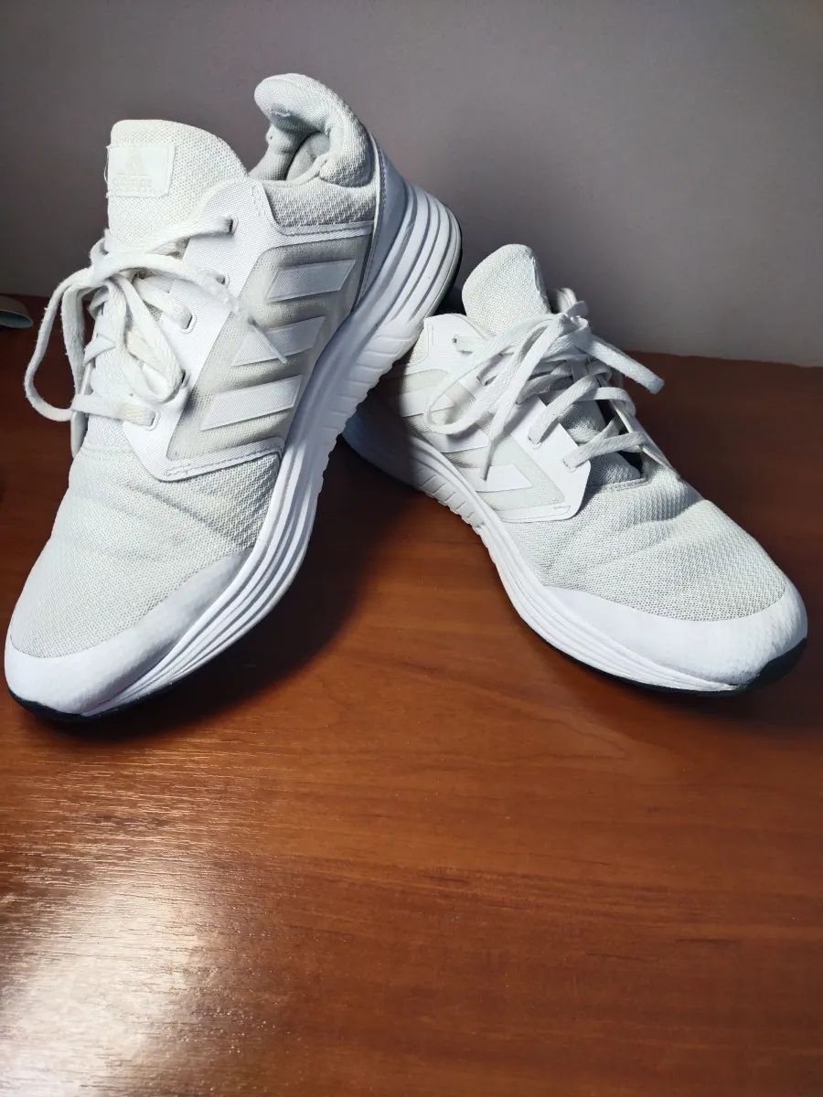 Чоловічі білі кросівки Adidas розмір 44 (29 см) — фото 2