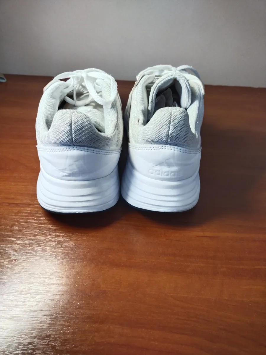 Чоловічі білі кросівки Adidas розмір 44 (29 см) — фото 3
