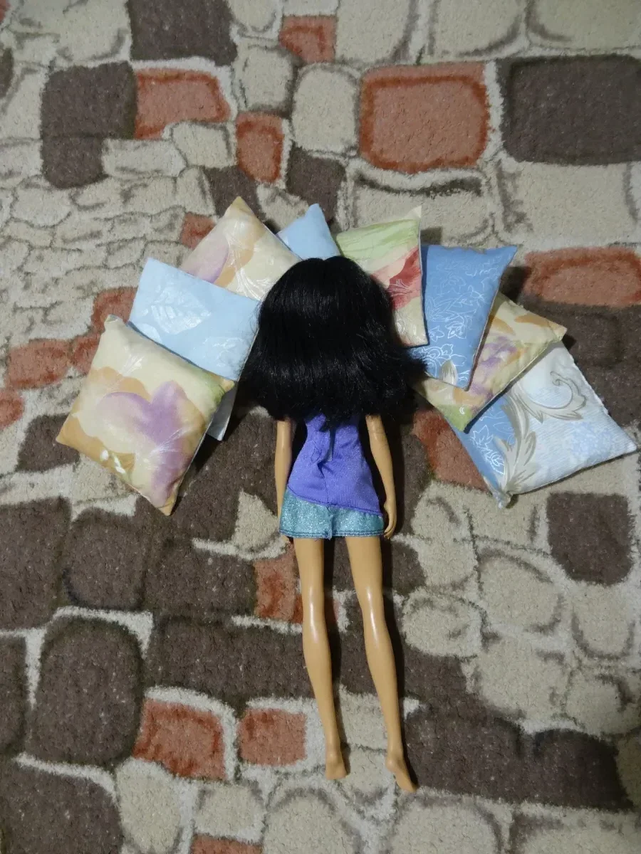 Редкая кукла Барби Mattel с прошитыми ресницами в платье — фото 3