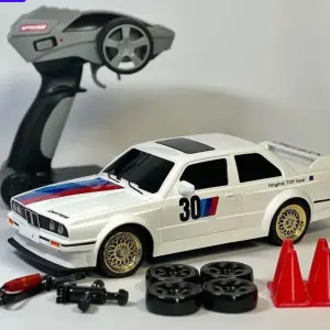 Машинка на радіокеруванні BMW E30 для дрифту,